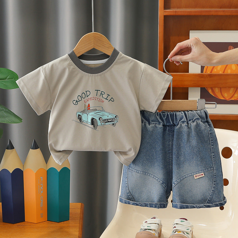Casual cartoon short sleeved two-piece boys' clothing