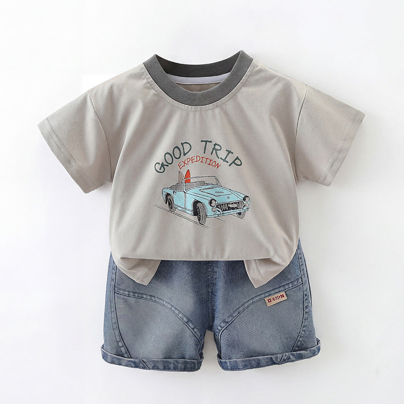 Casual cartoon short sleeved two-piece boys' clothing