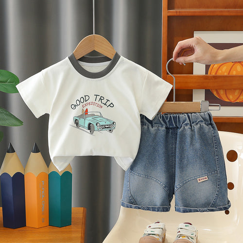 Casual cartoon short sleeved two-piece boys' clothing