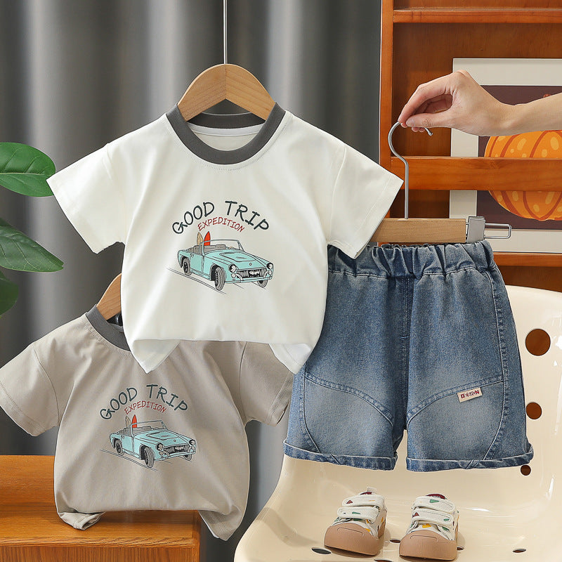 Casual cartoon short sleeved two-piece boys' clothing