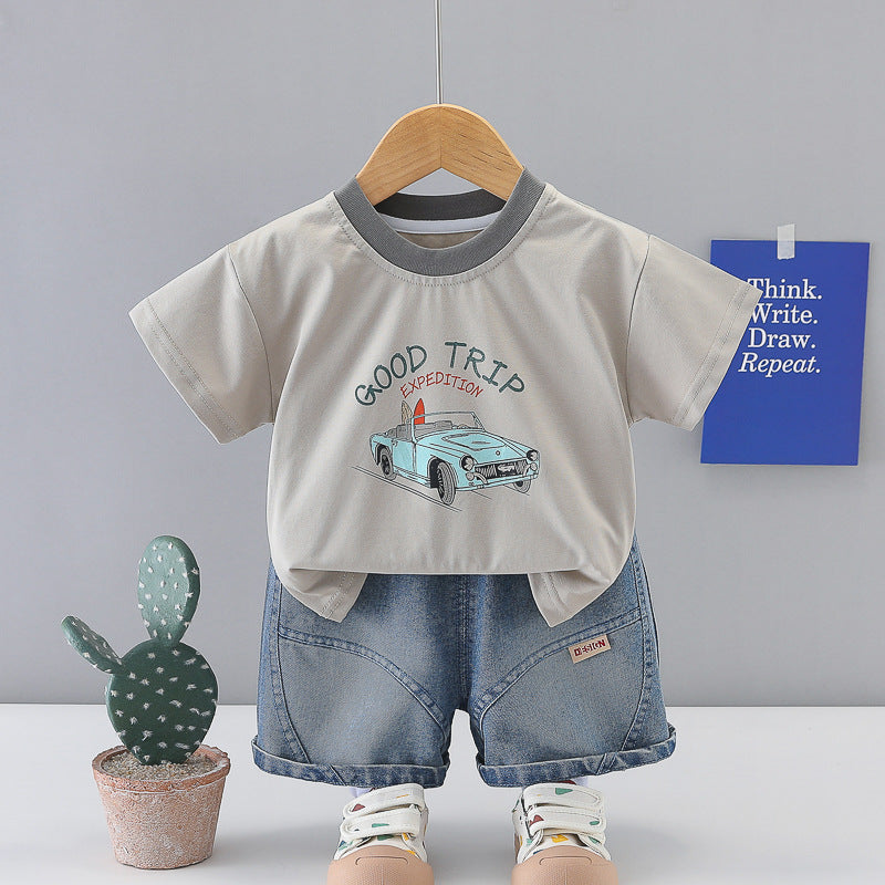 Casual cartoon short sleeved two-piece boys' clothing